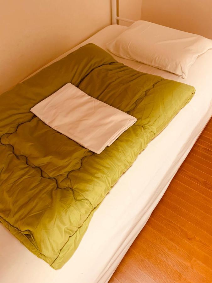 Guesthouse Shiawase Eki Фукуока Экстерьер фото