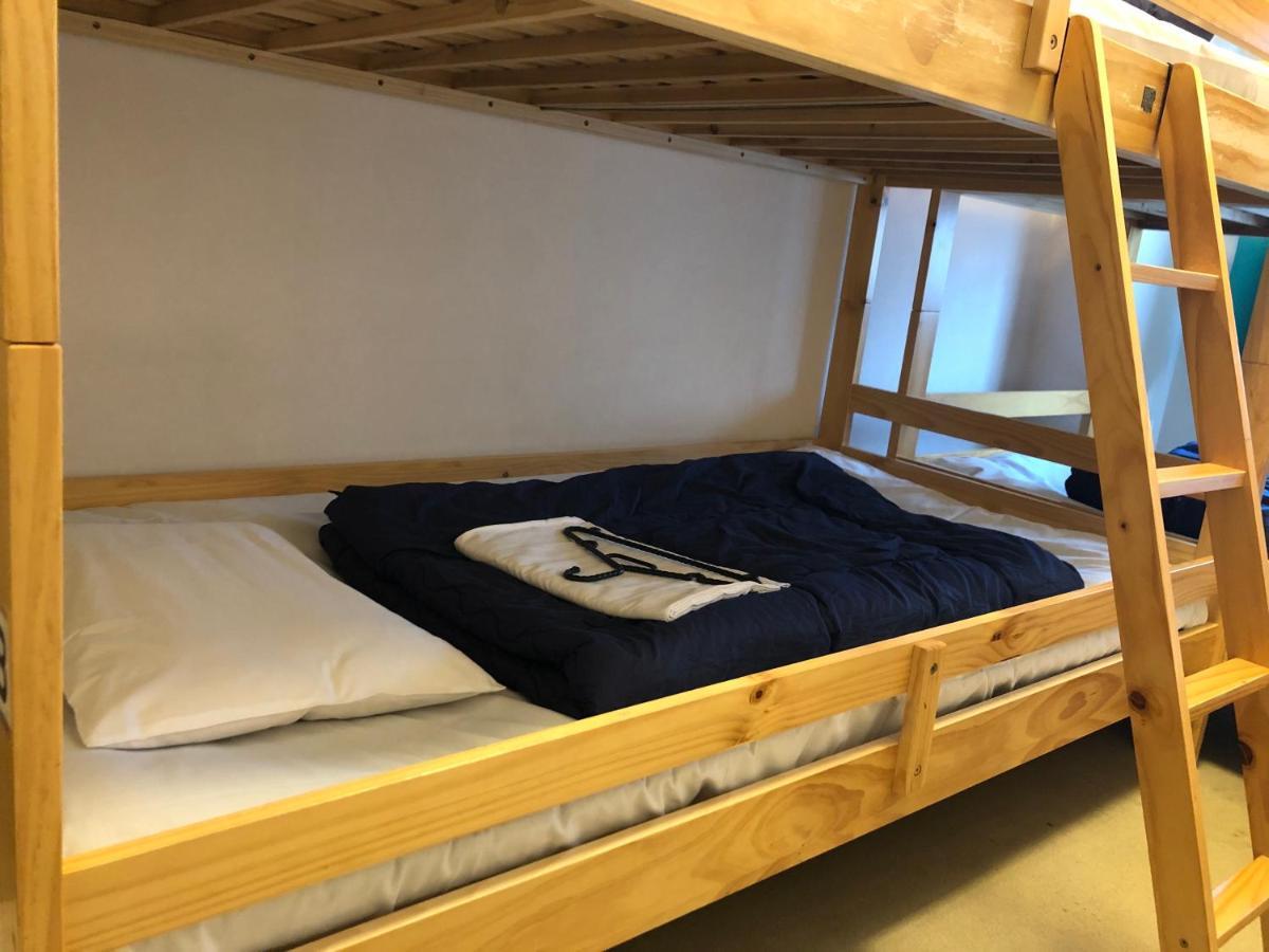 Guesthouse Shiawase Eki Фукуока Экстерьер фото