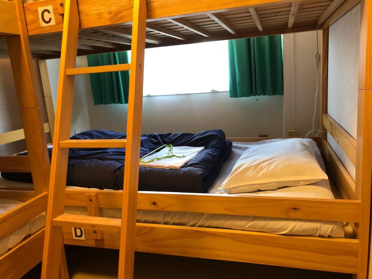 Guesthouse Shiawase Eki Фукуока Экстерьер фото